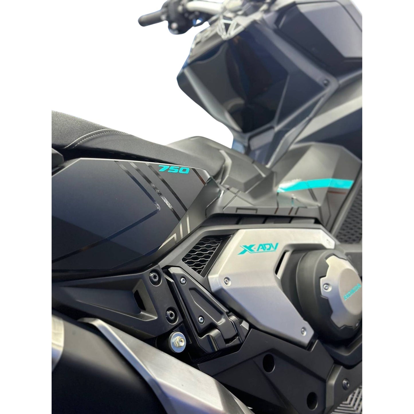 Stickerset X-ADV 750 21-24)