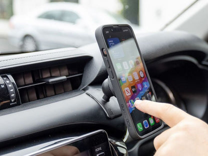 QUAD LOCK MAG Dashboard Phone Mount