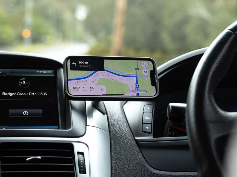 QUAD LOCK MAG Dashboard Phone Mount