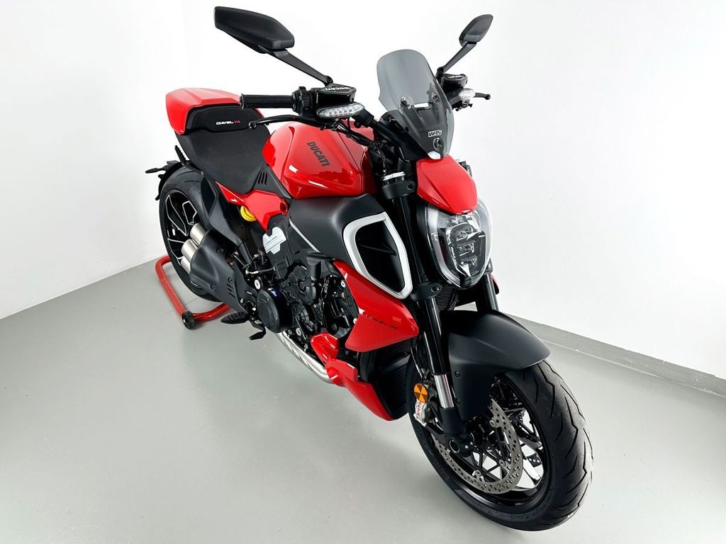 Vervangingsruit model sport WRS Ducati Diavel V4 '23- donker getint