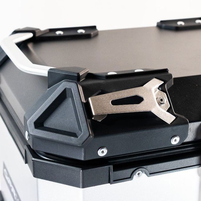 Topkoffer ALPI-TECH 35L zilver met universele bevestigingsplaat
